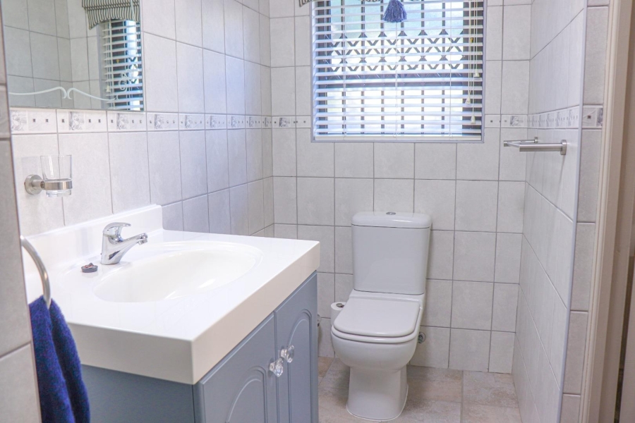 To Let 3 Bedroom Property for Rent in Onrus Western Cape